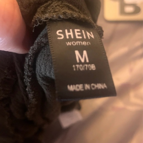 Shein Army Green Shorts‎ - Picture 5 of 5